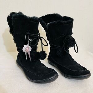 NWT Airwalk Faux Fur Lined Suede Boots Size 6